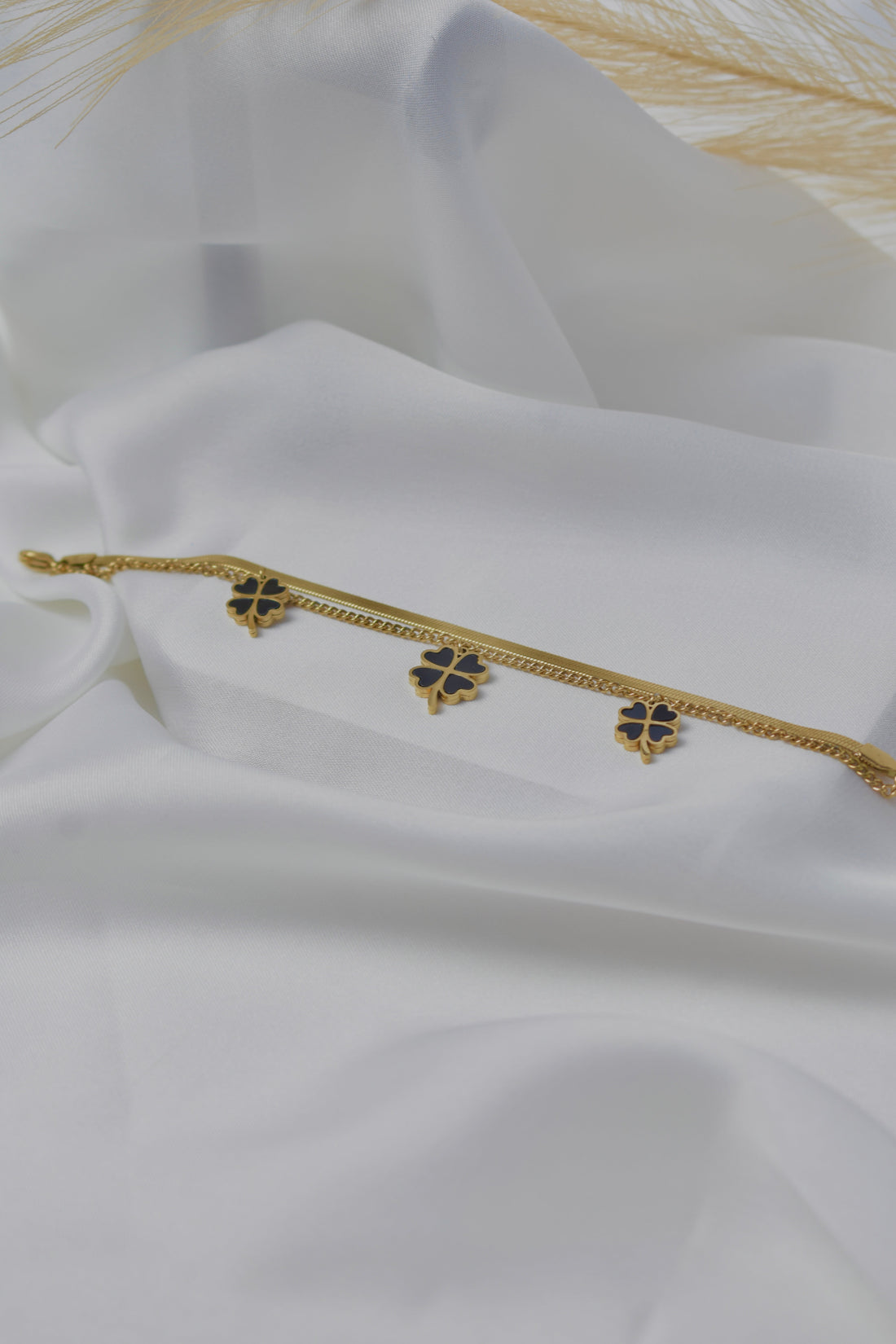 Lucky Clover Charm Gold Bracelet – Elegant Double Chain Design for Women