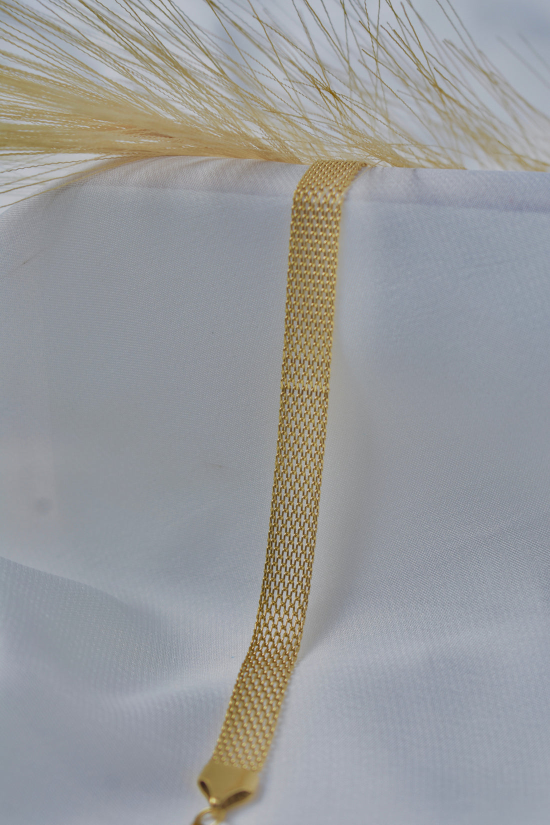 Milanese Mesh Gold Bracelet – Woven Flat Strap for Women