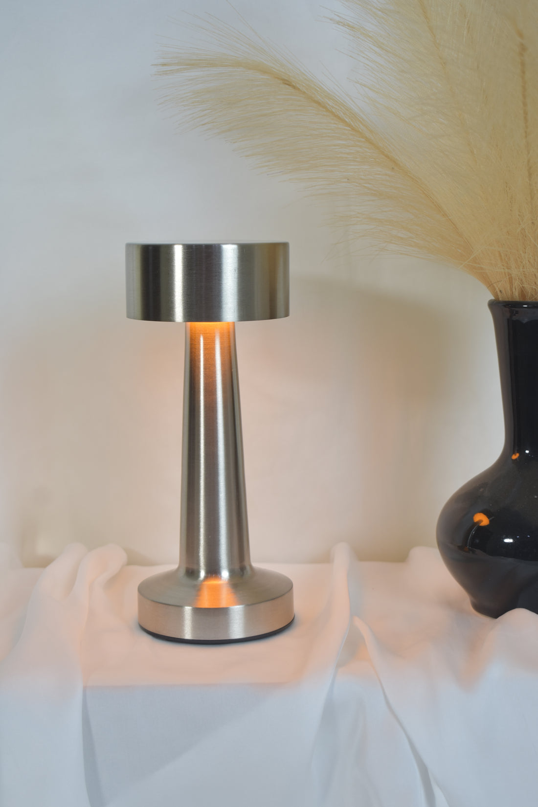Nordic Glow Cordless Table Lamp – Warm Amber LED Rechargeable