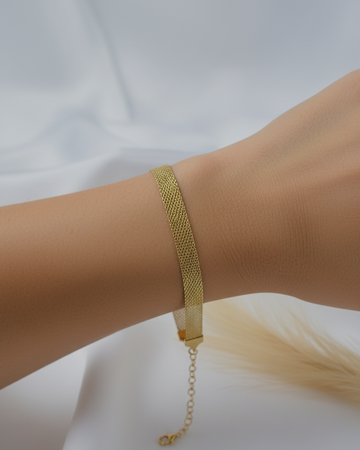 Milanese Mesh Gold Bracelet – Woven Flat Strap for Women